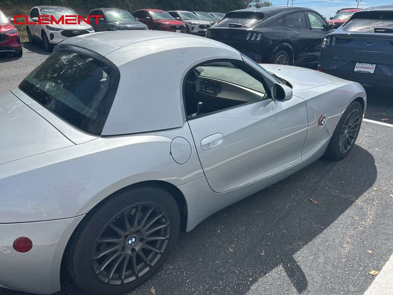 BMW Z4 Vehicle Image 02
