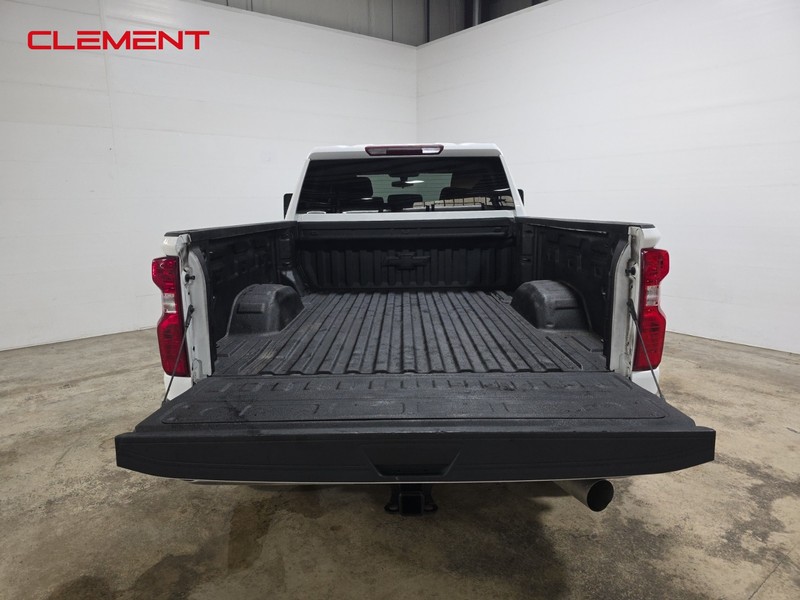 Chevrolet Silverado 2500HD Vehicle Image 09