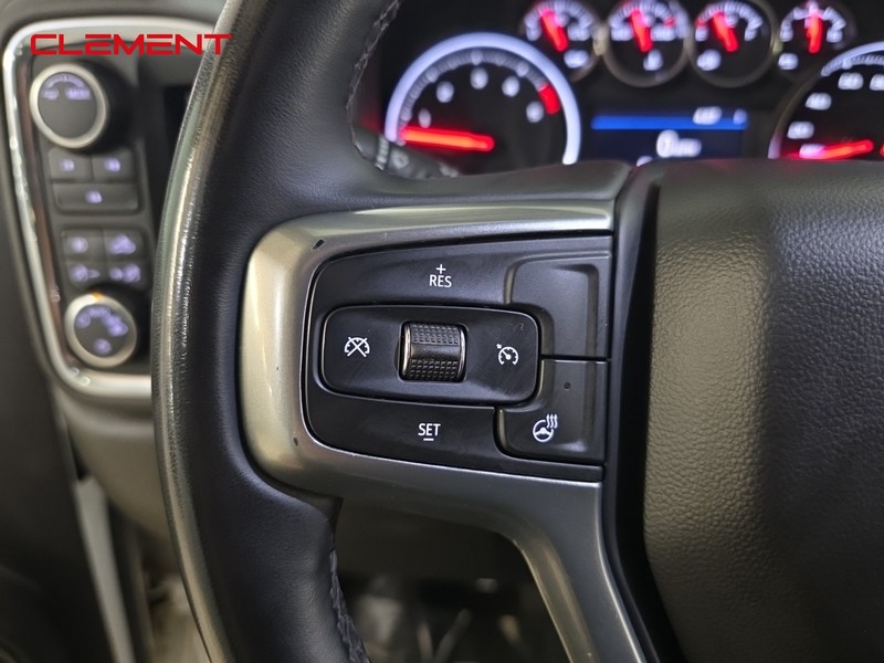 Chevrolet Silverado 2500HD Vehicle Image 13