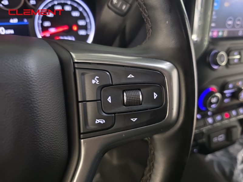 Chevrolet Silverado 2500HD Vehicle Image 14