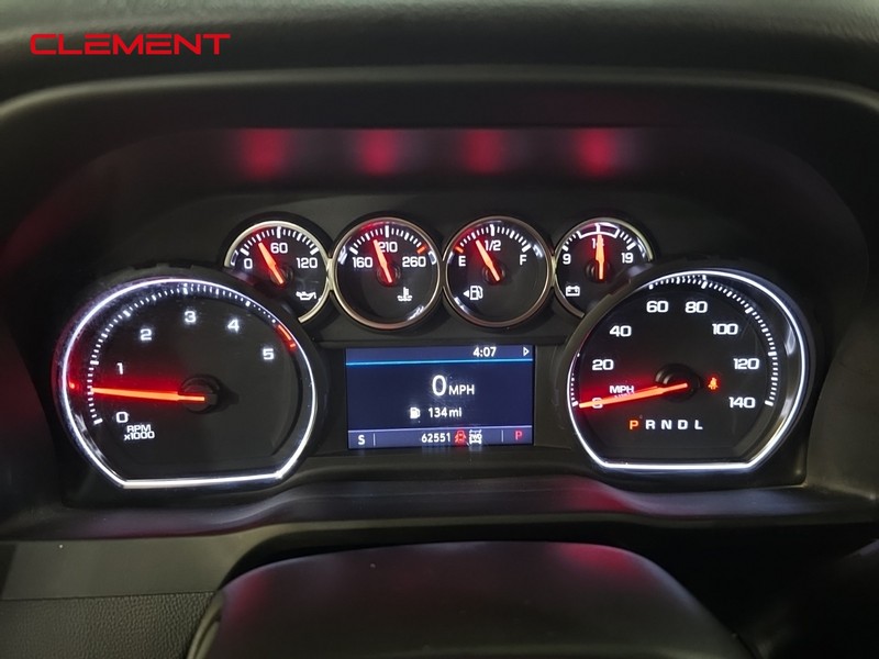 Chevrolet Silverado 2500HD Vehicle Image 15