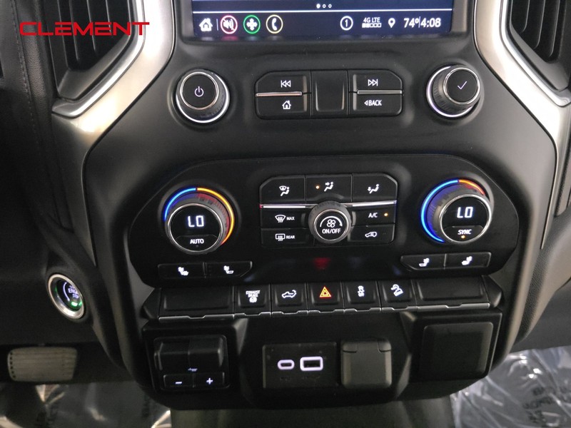Chevrolet Silverado 2500HD Vehicle Image 18