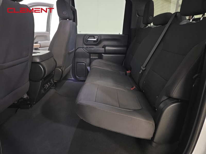 Chevrolet Silverado 2500HD Vehicle Image 26