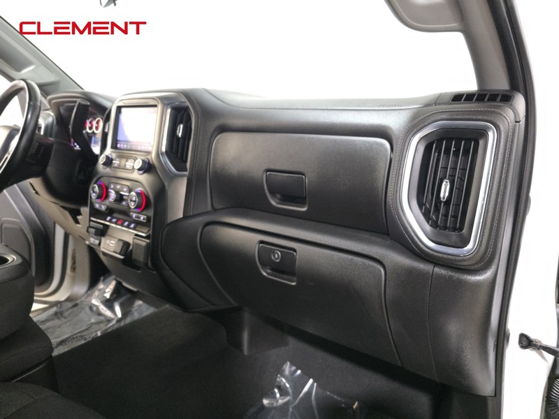 Chevrolet Silverado 2500HD Vehicle Image 29