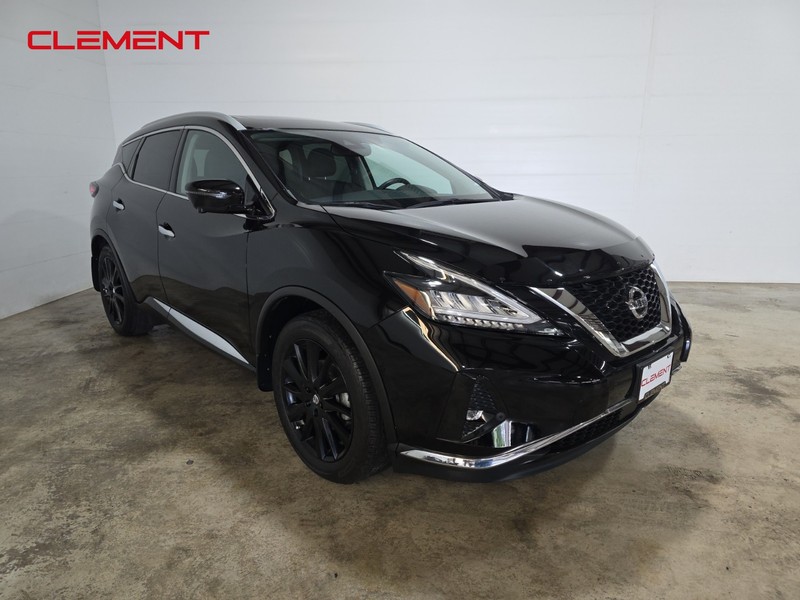 Nissan Murano Vehicle Full-screen Gallery Image 3