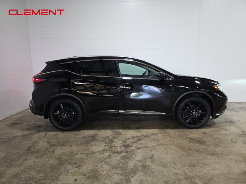 Nissan Murano Vehicle Full-screen Gallery Image 4