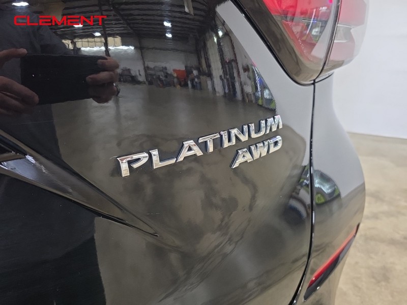 Nissan Murano Vehicle Full-screen Gallery Image 9