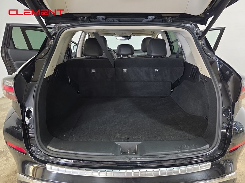 Nissan Murano Vehicle Full-screen Gallery Image 10