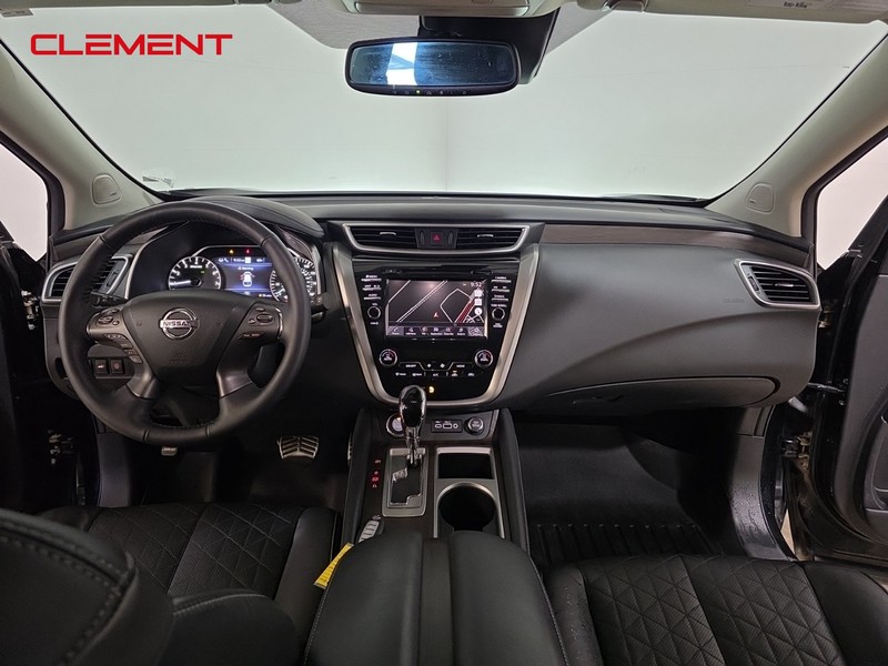 Nissan Murano Vehicle Full-screen Gallery Image 11