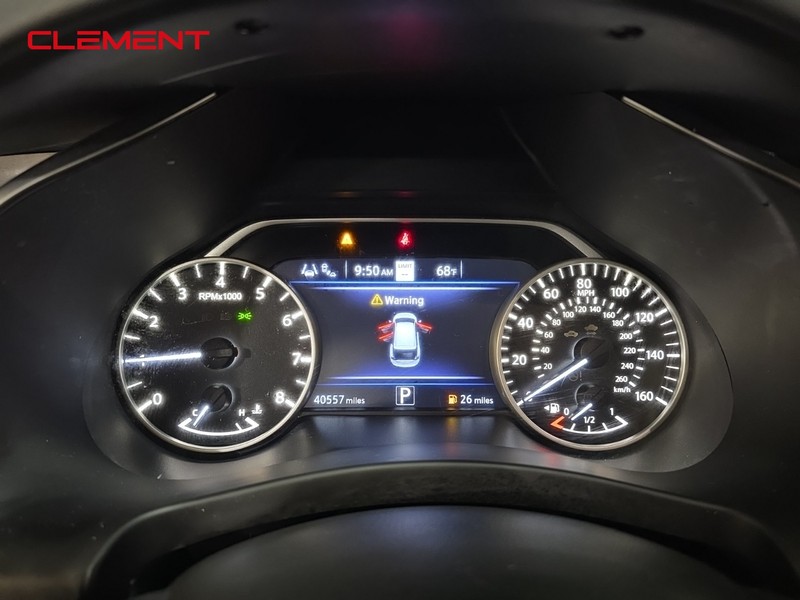 Nissan Murano Vehicle Full-screen Gallery Image 17