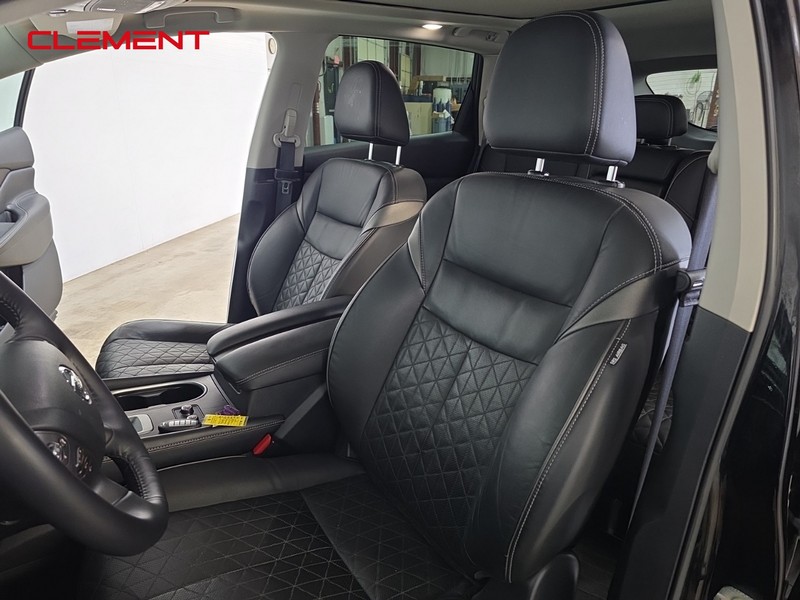 Nissan Murano Vehicle Full-screen Gallery Image 28