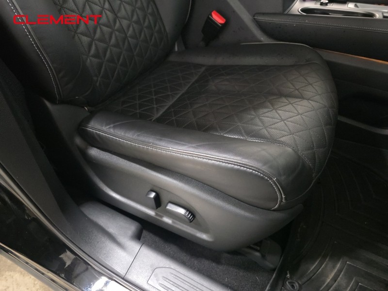 Nissan Murano Vehicle Full-screen Gallery Image 33