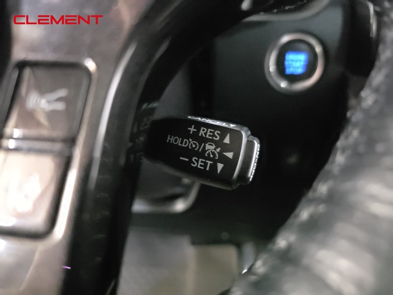 Toyota 4Runner Vehicle Full-screen Gallery Image 14