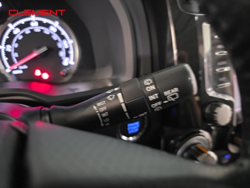 Toyota 4Runner Vehicle Full-screen Gallery Image 15