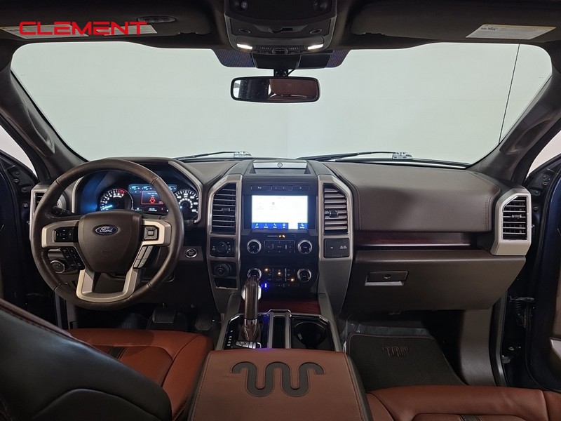 Ford F-150 Vehicle Full-screen Gallery Image 11