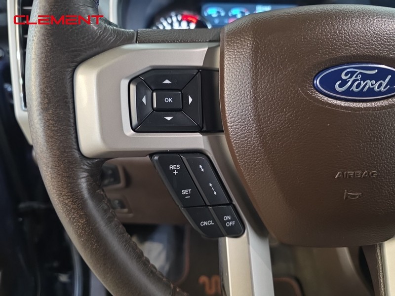 Ford F-150 Vehicle Full-screen Gallery Image 15