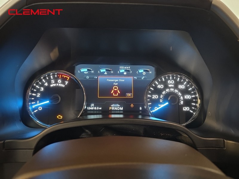 Ford F-150 Vehicle Full-screen Gallery Image 17