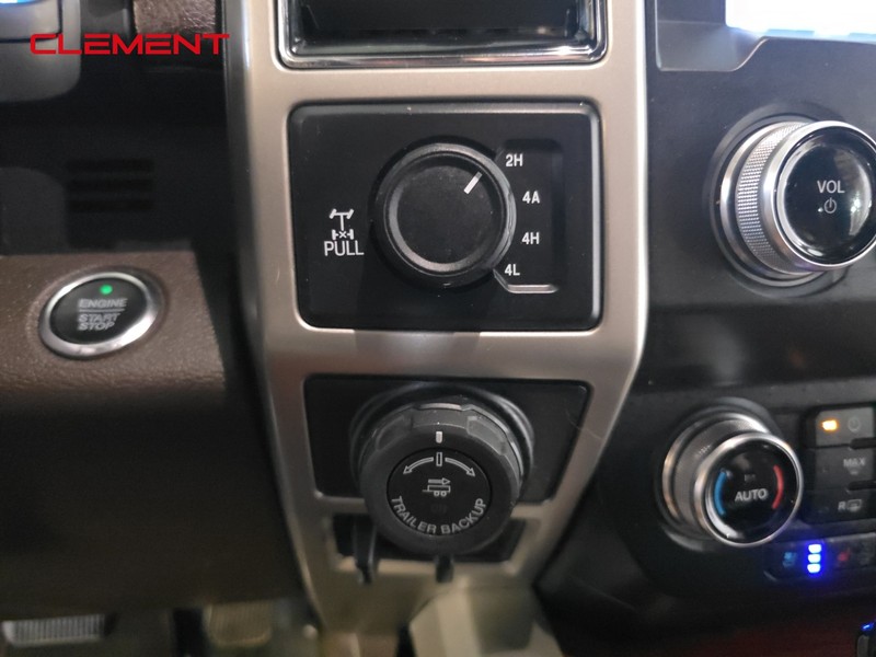 Ford F-150 Vehicle Full-screen Gallery Image 21