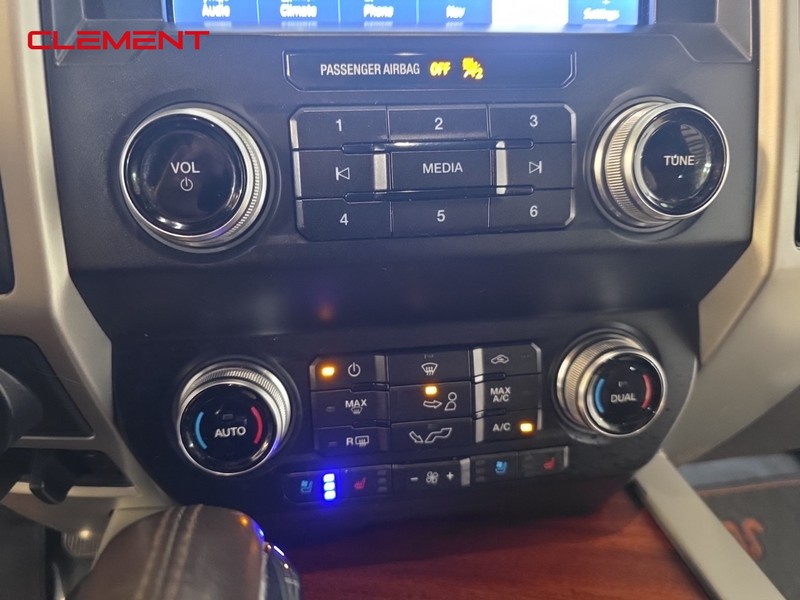 Ford F-150 Vehicle Full-screen Gallery Image 22