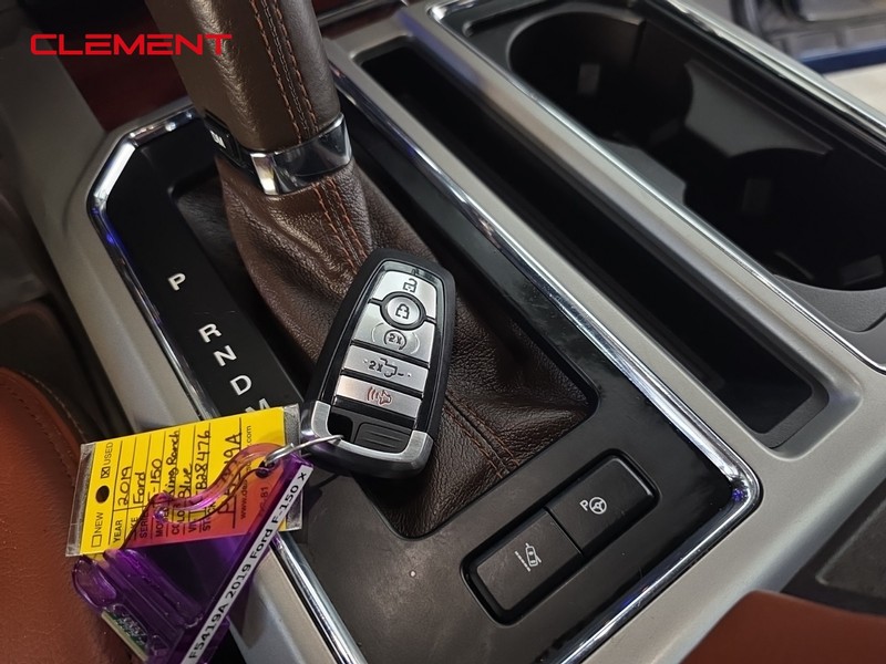 Ford F-150 Vehicle Full-screen Gallery Image 24