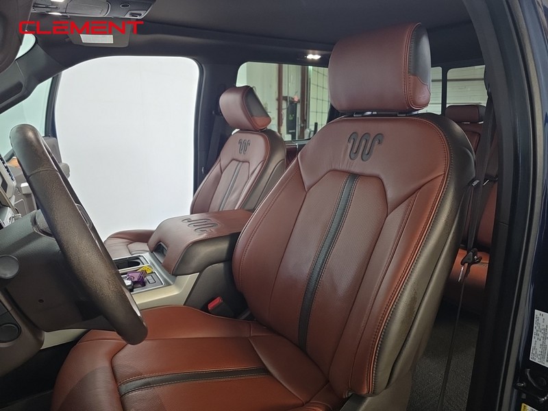 Ford F-150 Vehicle Full-screen Gallery Image 29