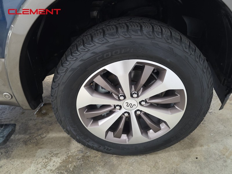 Ford F-150 Vehicle Full-screen Gallery Image 37