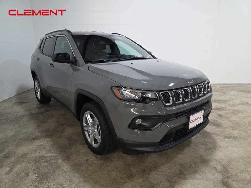 Jeep Compass Vehicle Full-screen Gallery Image 3