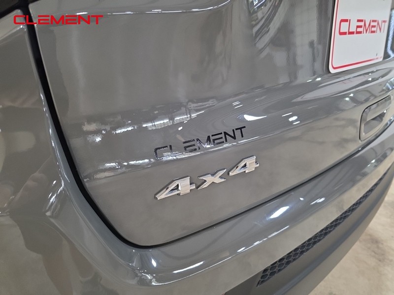 Jeep Compass Vehicle Full-screen Gallery Image 9