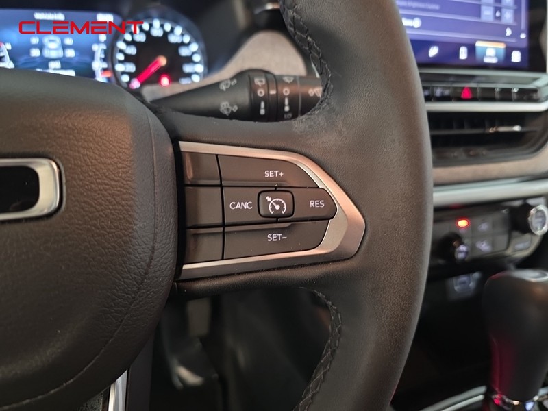 Jeep Compass Vehicle Full-screen Gallery Image 15