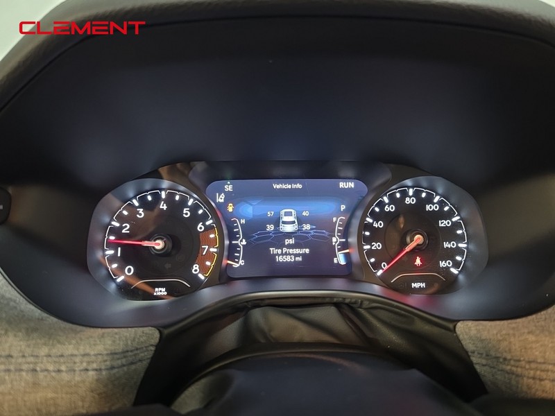 Jeep Compass Vehicle Full-screen Gallery Image 17