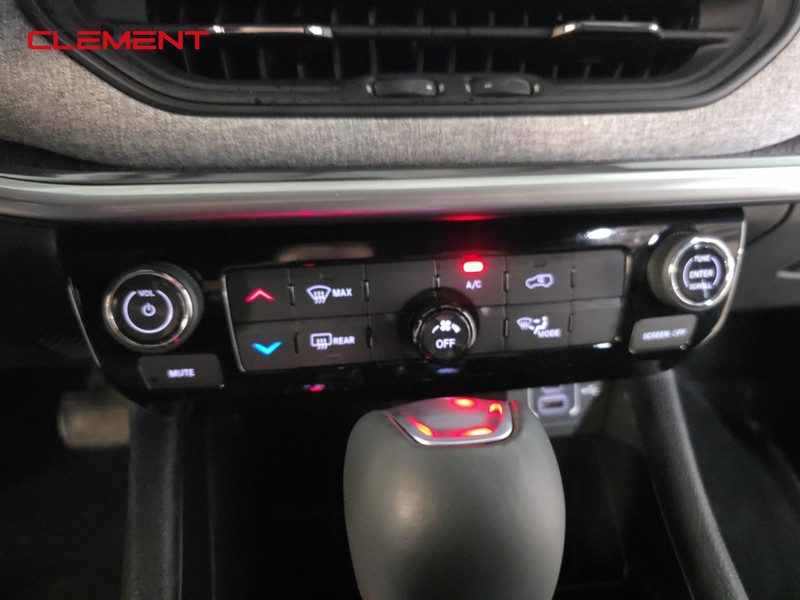 Jeep Compass Vehicle Full-screen Gallery Image 21