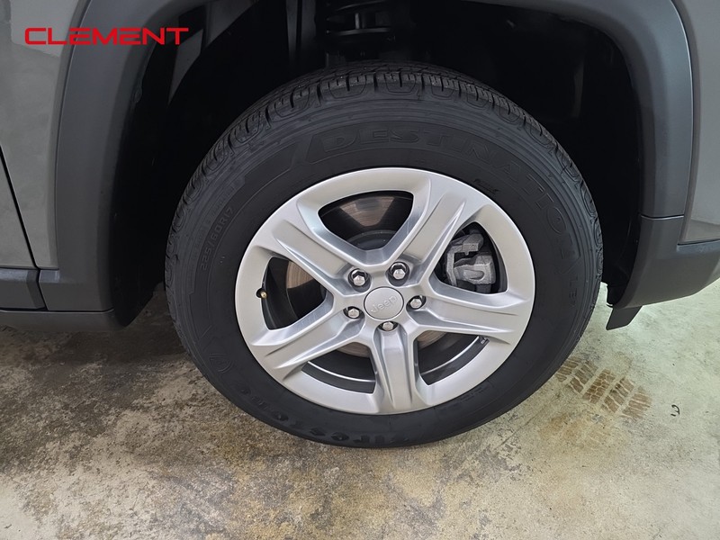 Jeep Compass Vehicle Full-screen Gallery Image 33