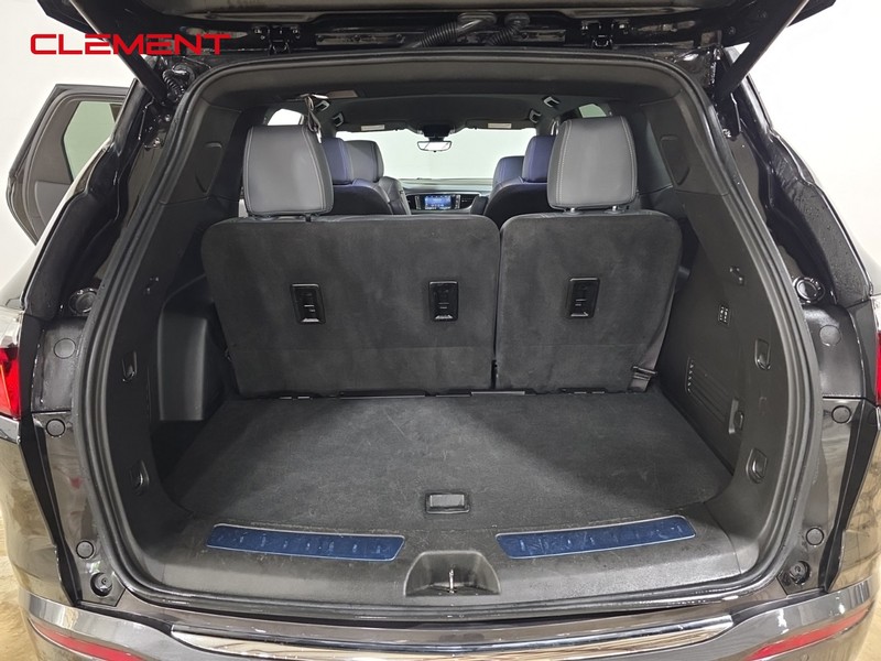 Buick Enclave Vehicle Full-screen Gallery Image 9