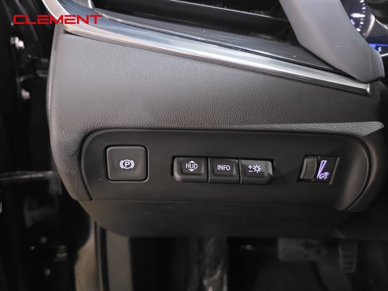 Buick Enclave Vehicle Full-screen Gallery Image 11