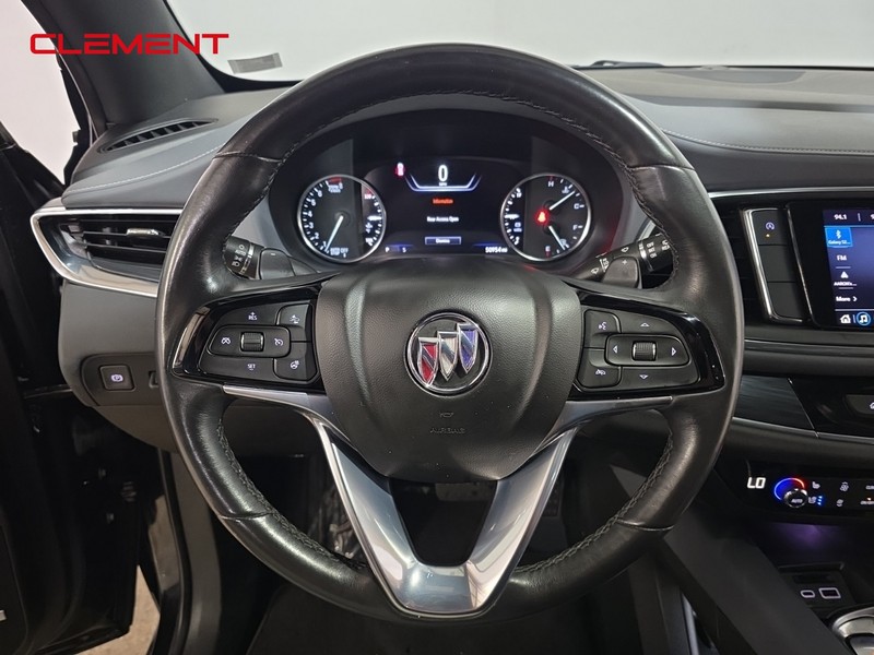 Buick Enclave Vehicle Full-screen Gallery Image 12