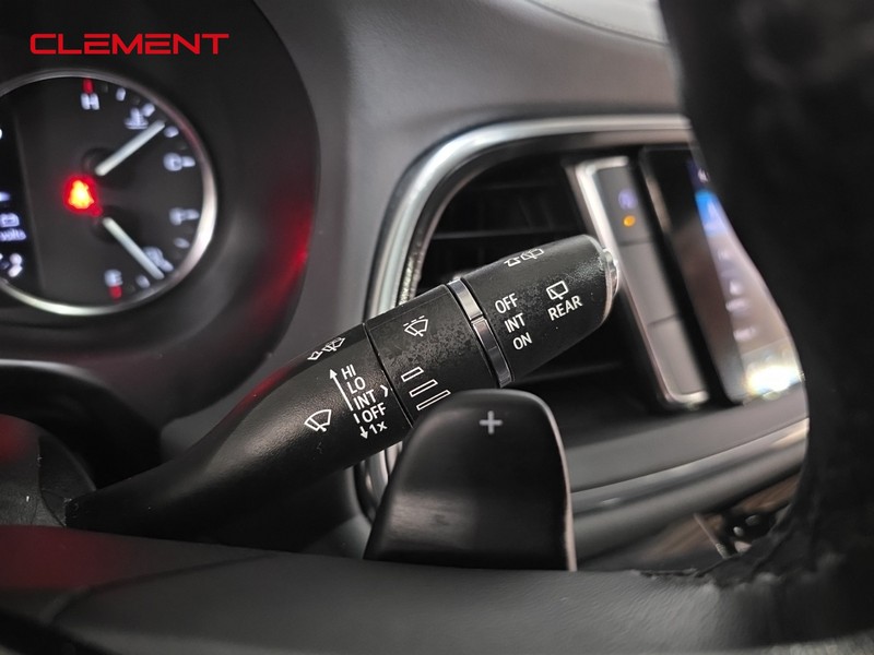 Buick Enclave Vehicle Full-screen Gallery Image 15