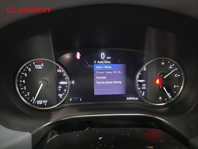 Buick Enclave Vehicle Full-screen Gallery Image 16