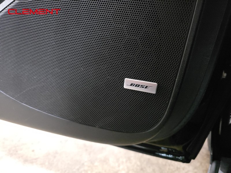 Buick Enclave Vehicle Full-screen Gallery Image 24