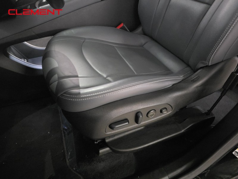 Buick Enclave Vehicle Full-screen Gallery Image 26