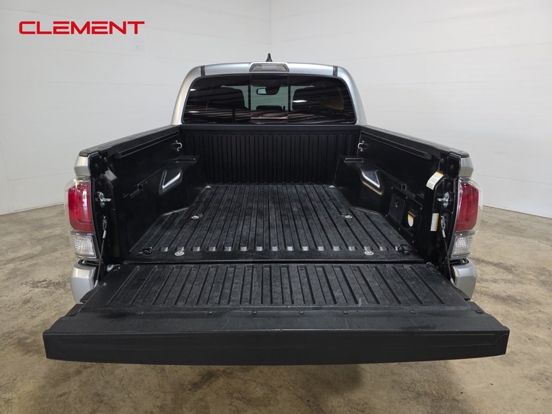 Toyota Tacoma 4WD Vehicle Image 08