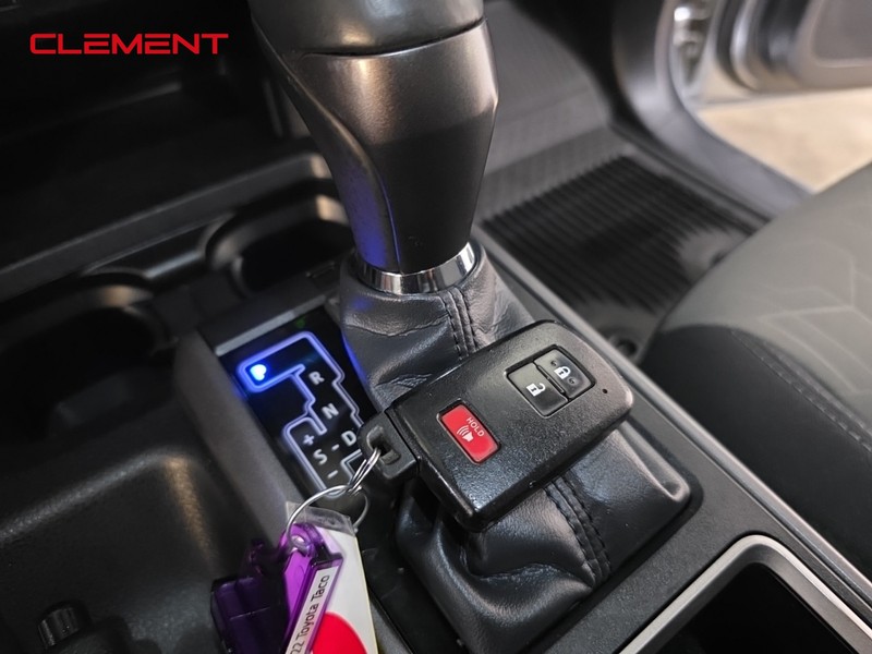 Toyota Tacoma 4WD Vehicle Image 21