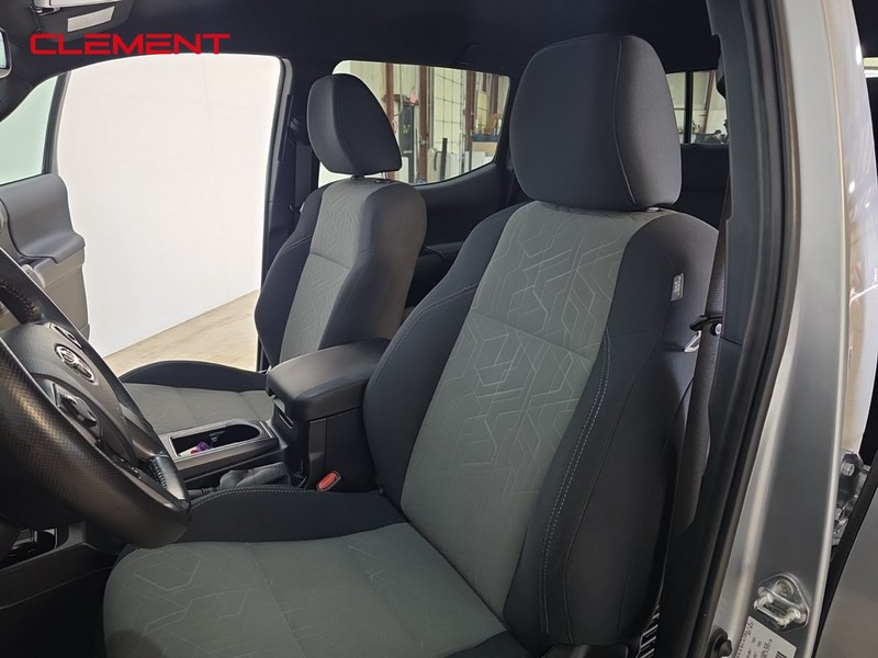 Toyota Tacoma 4WD Vehicle Image 25