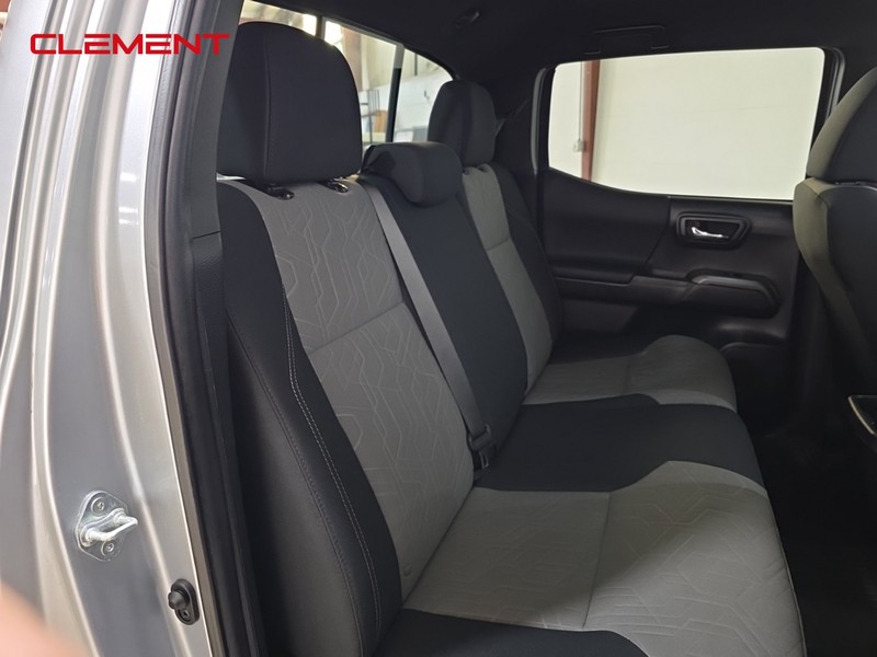 Toyota Tacoma 4WD Vehicle Image 28