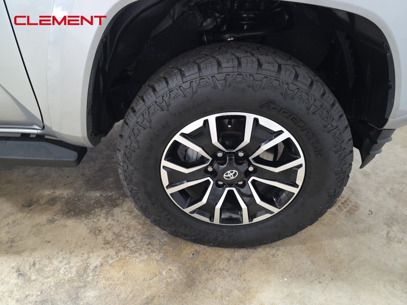 Toyota Tacoma 4WD Vehicle Image 32