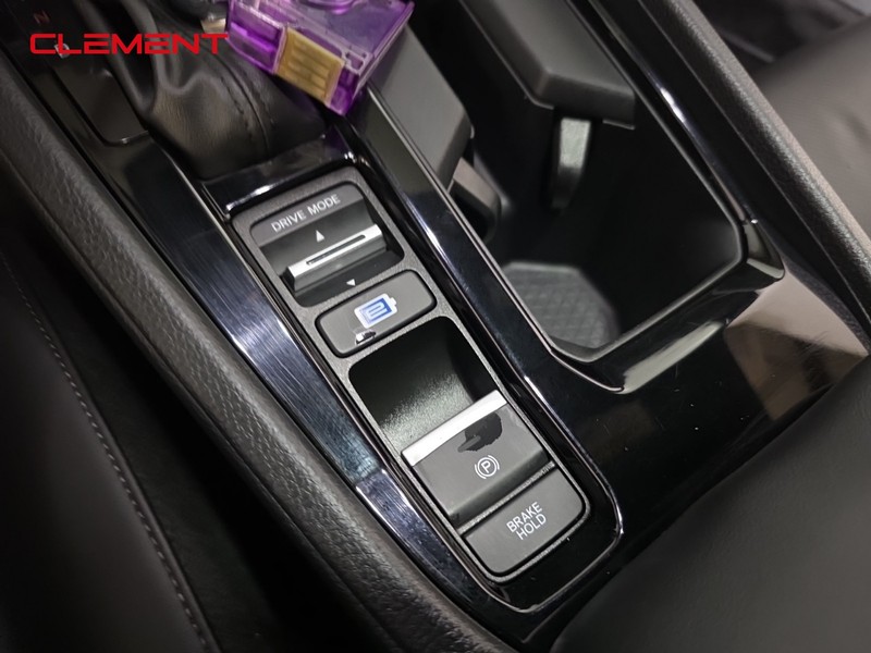 Honda Accord Hybrid Vehicle Full-screen Gallery Image 20