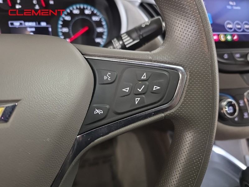 Chevrolet Malibu Vehicle Full-screen Gallery Image 14