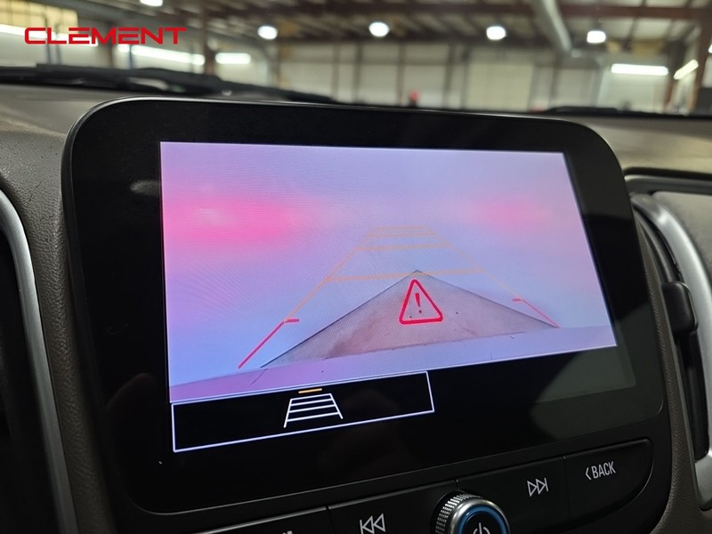 Chevrolet Malibu Vehicle Full-screen Gallery Image 18