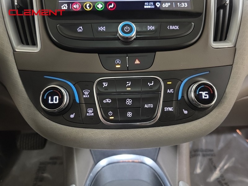 Chevrolet Malibu Vehicle Full-screen Gallery Image 19