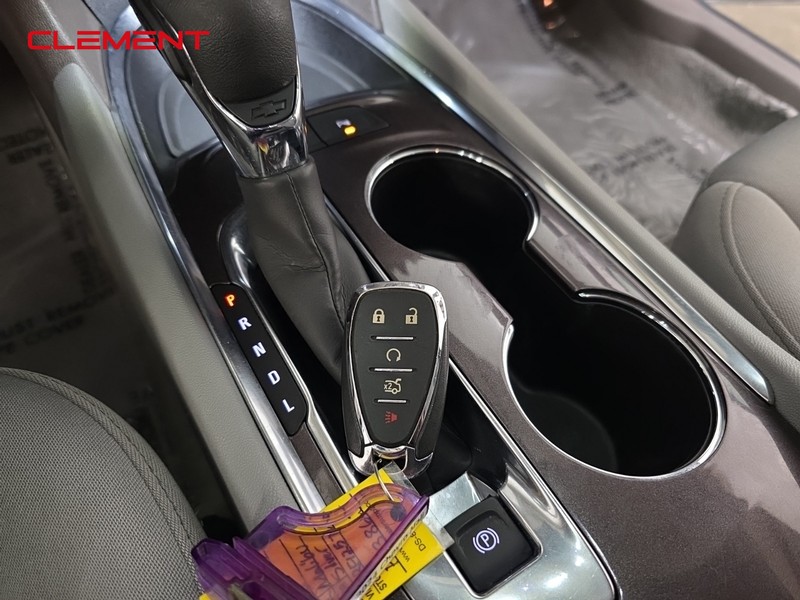 Chevrolet Malibu Vehicle Full-screen Gallery Image 20