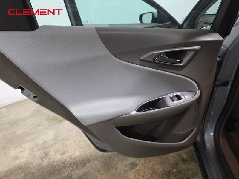 Chevrolet Malibu Vehicle Full-screen Gallery Image 25